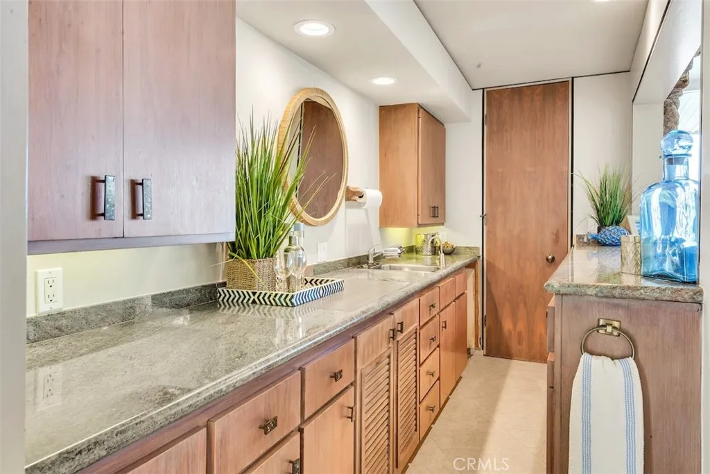 1733 Paseo Del Mar, Palos Verdes Estates, California 90274 home-pic-58