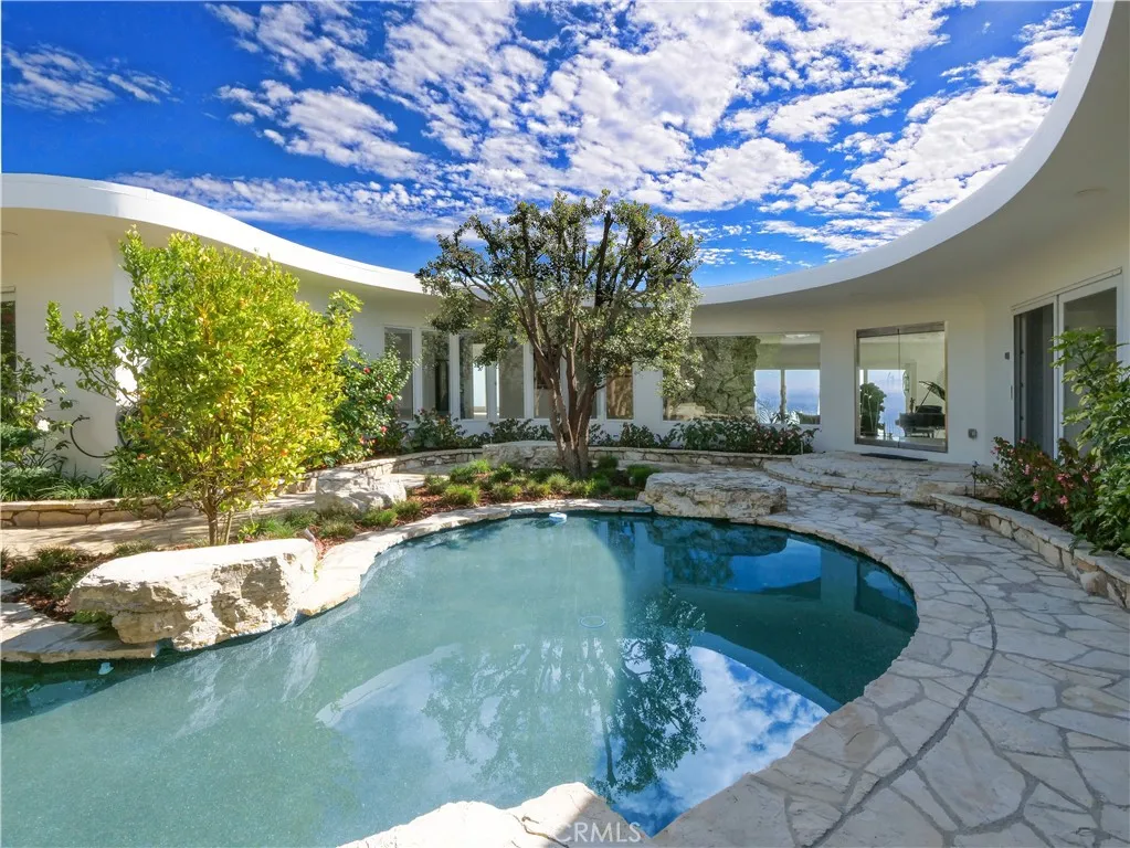 43 Oceanaire Drive, Rancho Palos Verdes, California 90275 home-pic-2