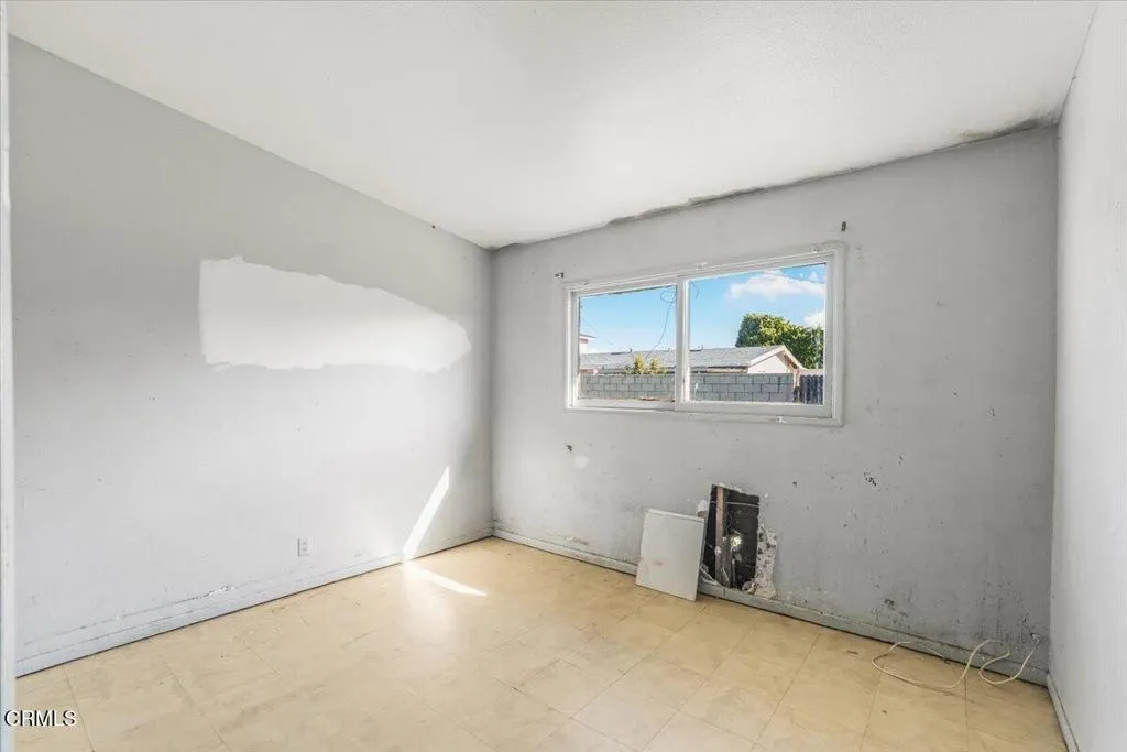 1820 Claremont Drive, Oxnard, California 93035 home-pic-19
