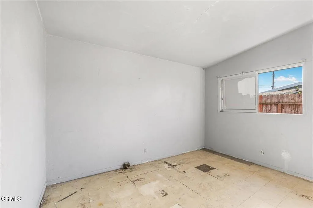1820 Claremont Drive, Oxnard, California 93035 home-pic-17
