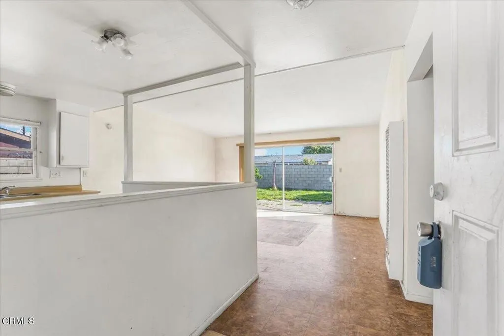 1820 Claremont Drive, Oxnard, California 93035 home-pic-3