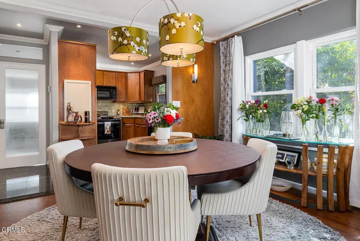 228 Oaks Ave 010-mls