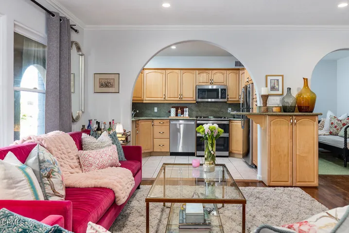 228 Oaks Ave 022-mls