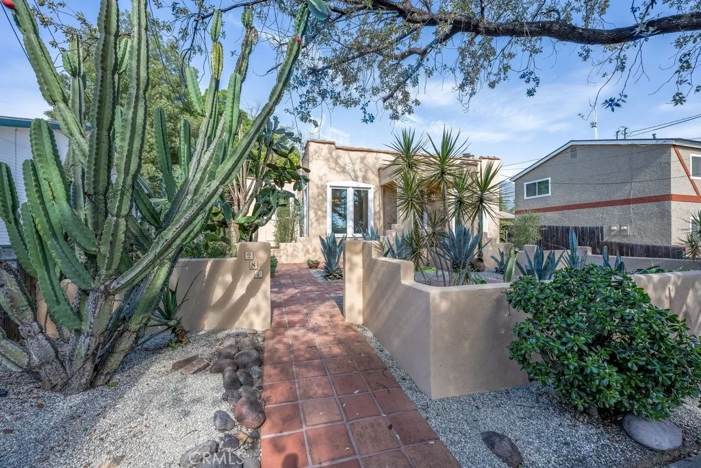 281 San Gabriel Court, Sierra Madre, California 91024 home-pic-2