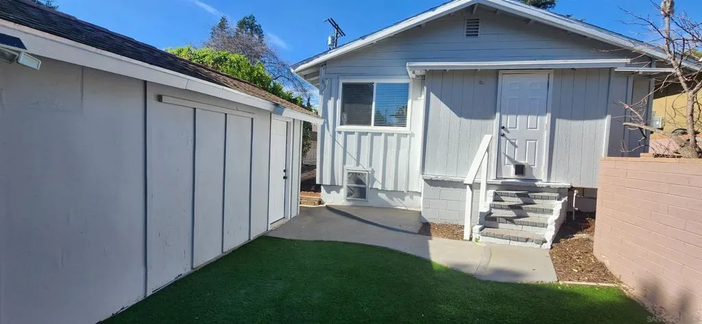 8587 Alpine Ave, La Mesa, California 91941 home-pic-12