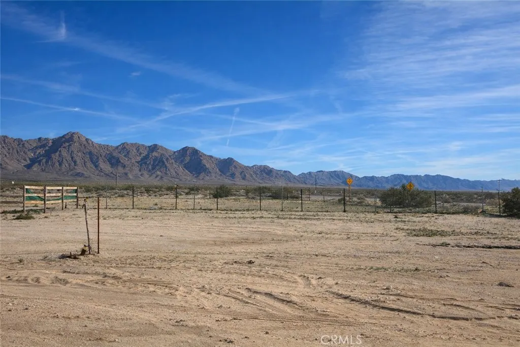 88020 Amboy, 29 Palms, California 92277 home-pic-8