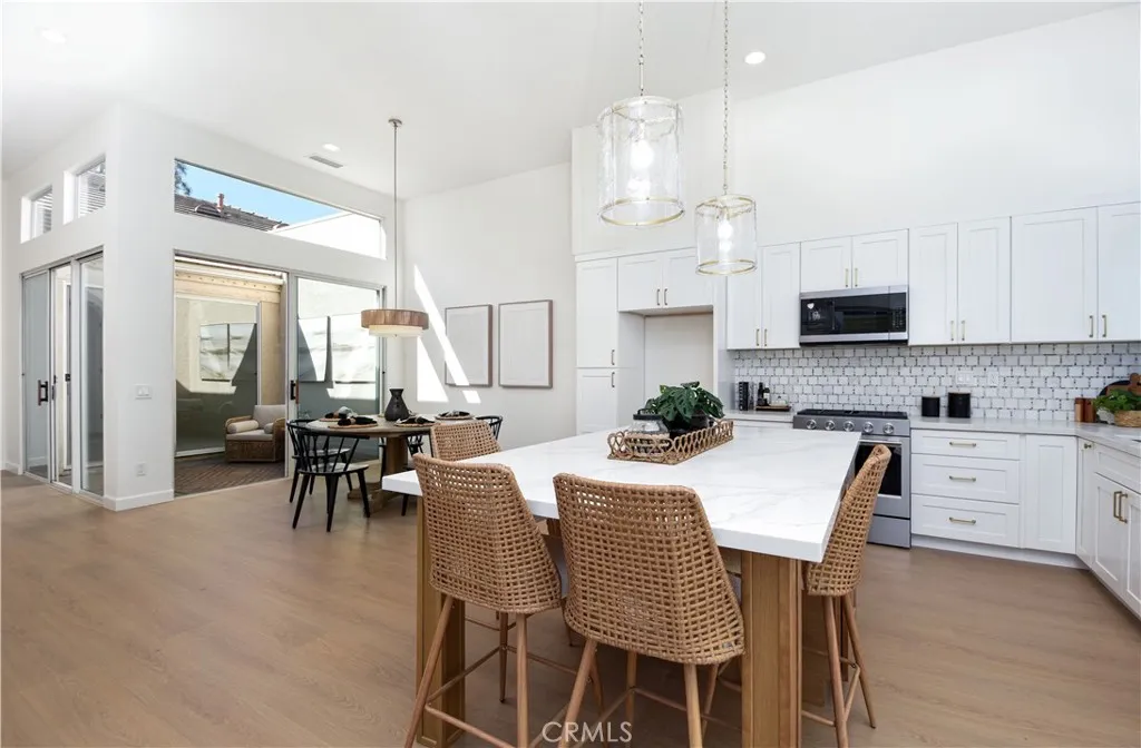 38749 Muirfield Drive, Murrieta, California 92562 home-pic-11