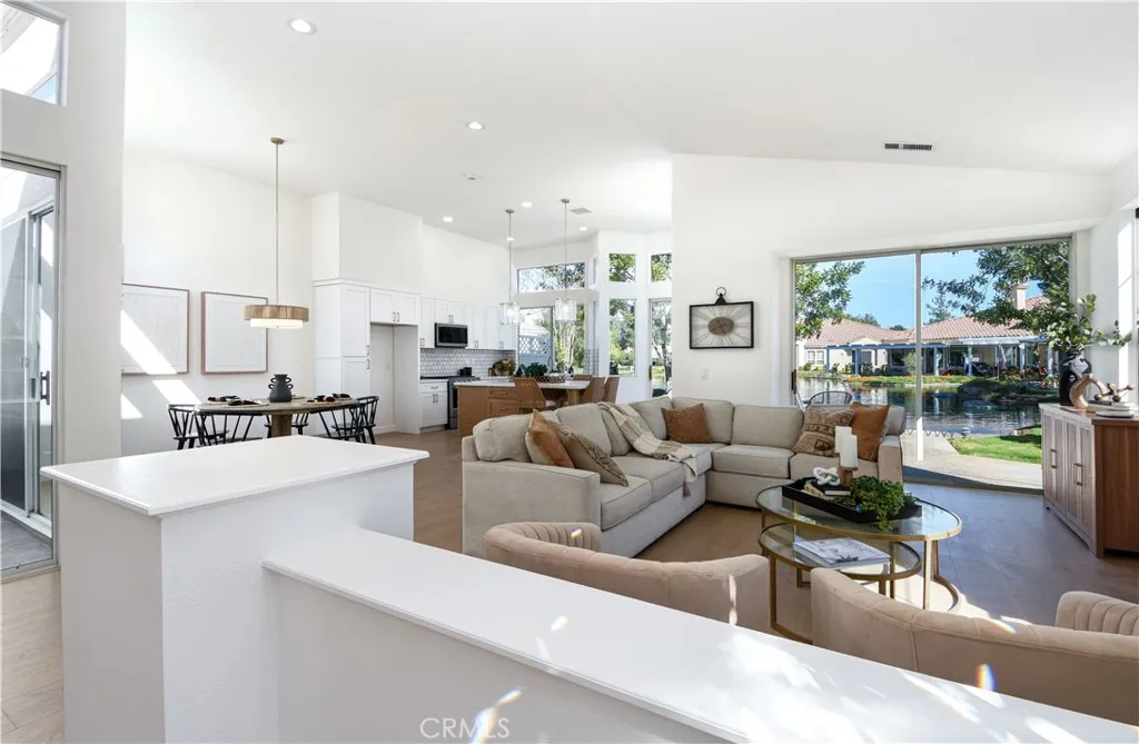 38749 Muirfield Drive, Murrieta, California 92562 home-pic-4