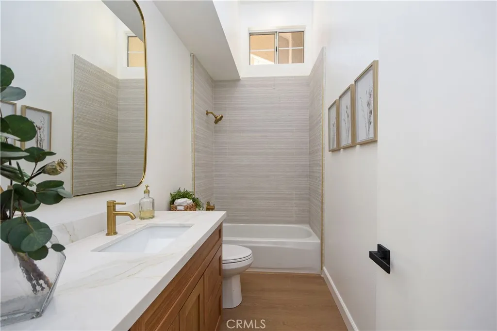 38749 Muirfield Drive, Murrieta, California 92562 home-pic-19
