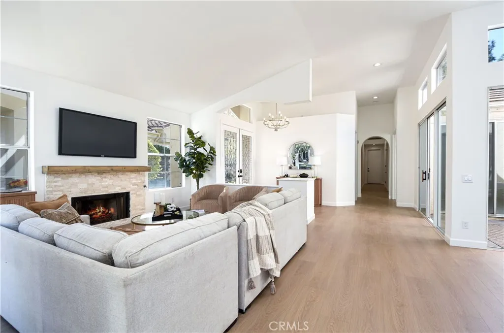 38749 Muirfield Drive, Murrieta, California 92562 home-pic-15