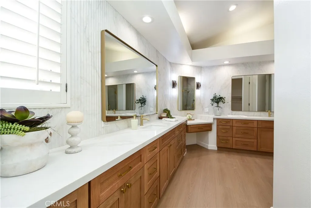38749 Muirfield Drive, Murrieta, California 92562 home-pic-22