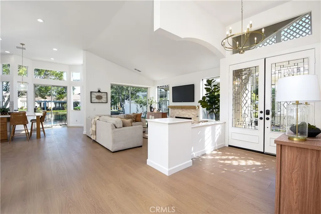 38749 Muirfield Drive, Murrieta, California 92562 home-pic-3