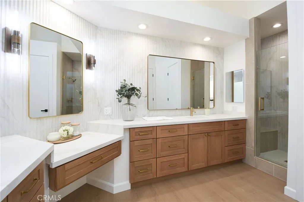 38749 Muirfield Drive, Murrieta, California 92562 home-pic-24