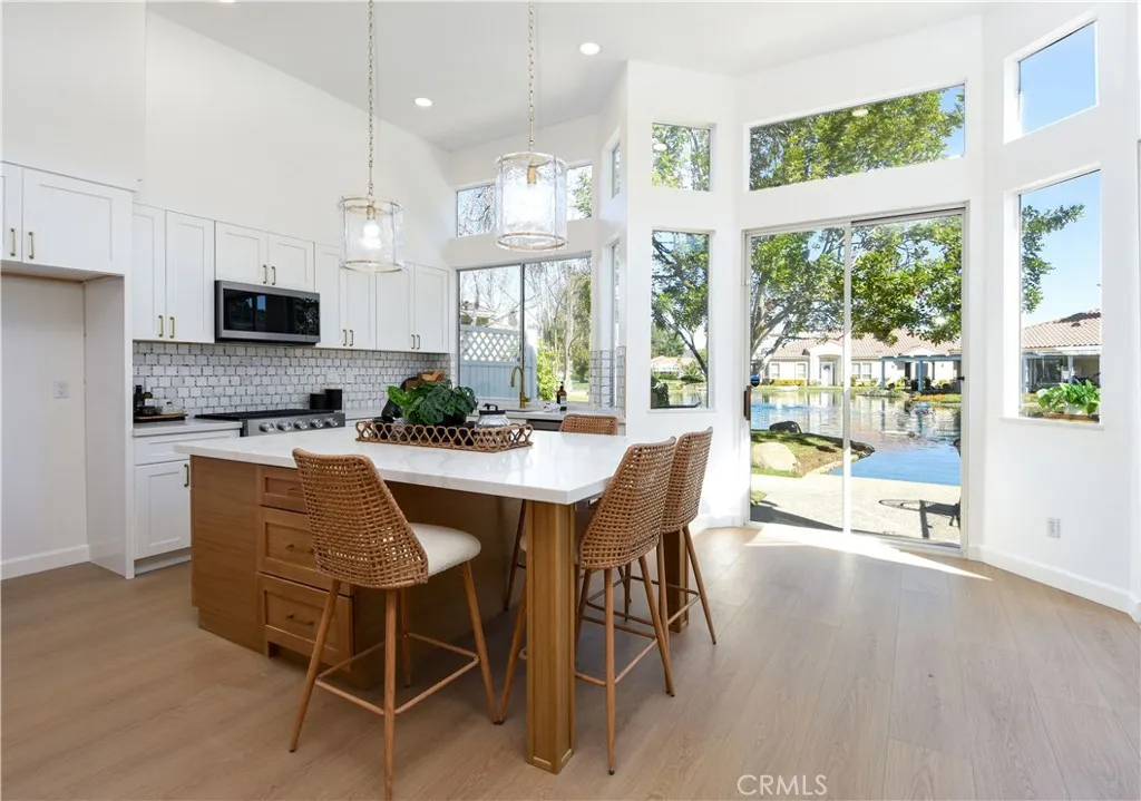 38749 Muirfield Drive, Murrieta, California 92562 home-pic-8