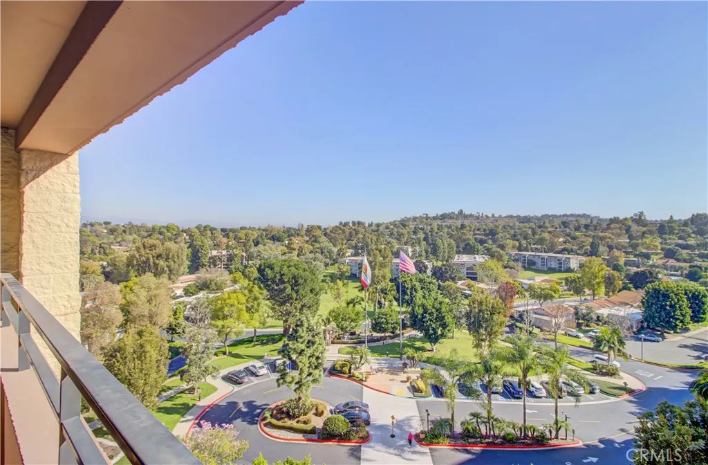 24055 Paseo Del Lago 908, Laguna Woods, California 92637 home-pic-3