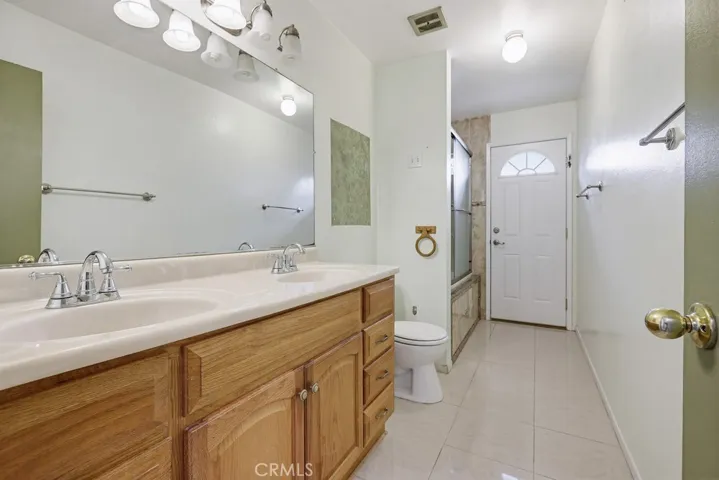 10661 Chestnut St, Cypress, California 90630
