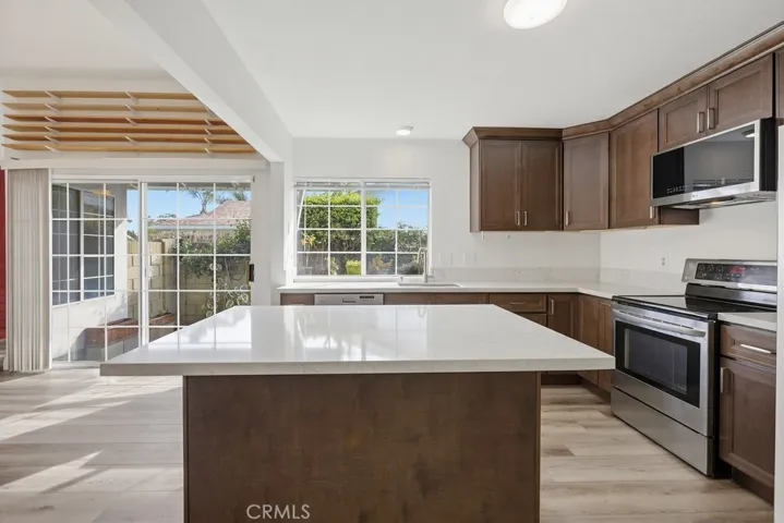 10661 Chestnut St, Cypress, California 90630