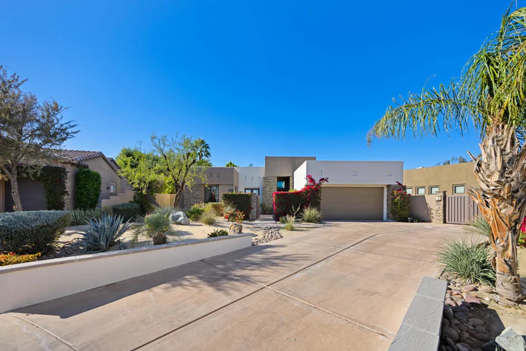 81084 Falling Leaf Court, Indio, California 92201 home-pic-4