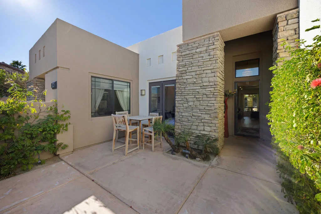 81084 Falling Leaf Court, Indio, California 92201 home-pic-5