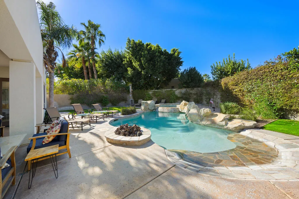 81084 Falling Leaf Court, Indio, California 92201 home-pic-22