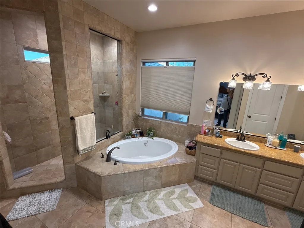Primary bath and walk in shower
