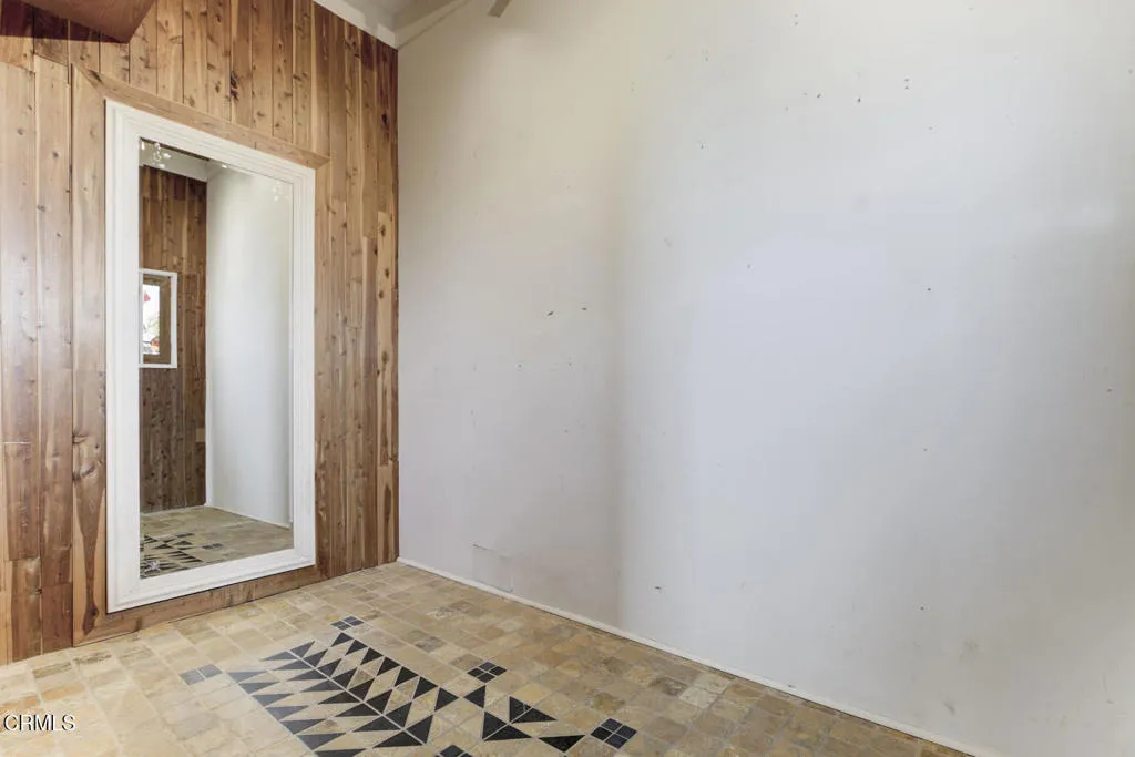 12016 Mountain View Trail, Sylmar, California 91342 home-pic-20