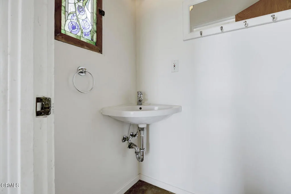 12016 Mountain View Trail, Sylmar, California 91342 home-pic-13