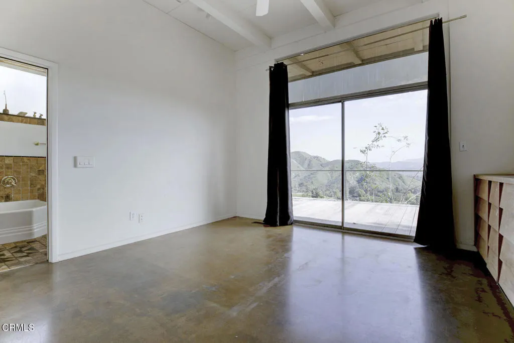 12016 Mountain View Trail, Sylmar, California 91342 home-pic-14
