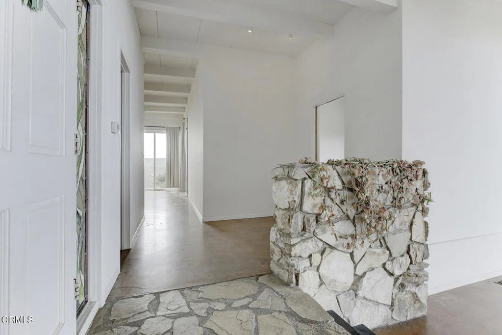 12016 Mountain View Trail, Sylmar, California 91342 home-pic-11