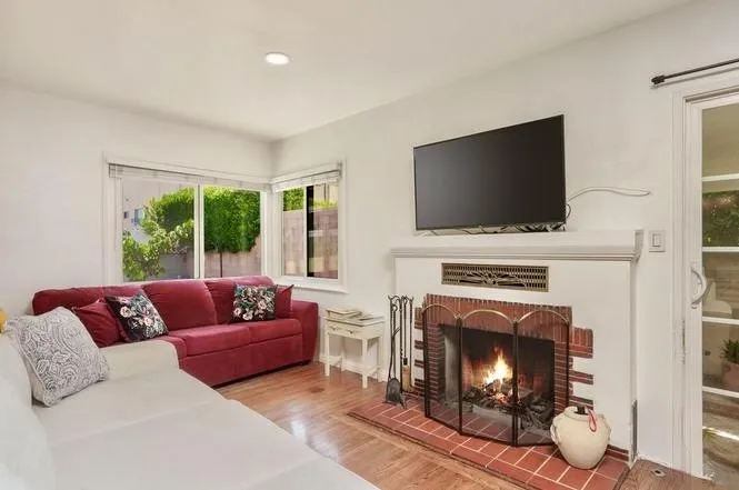 7128 Mammoth Avenue, Van Nuys, California 91405