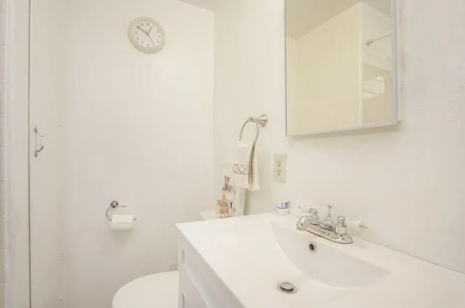 7128 Mammoth Avenue, Van Nuys, California 91405