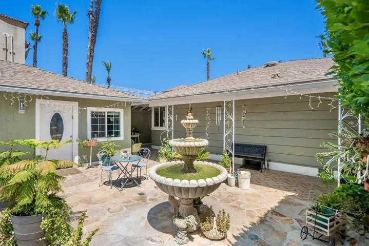 7128 Mammoth Avenue, Van Nuys, California 91405