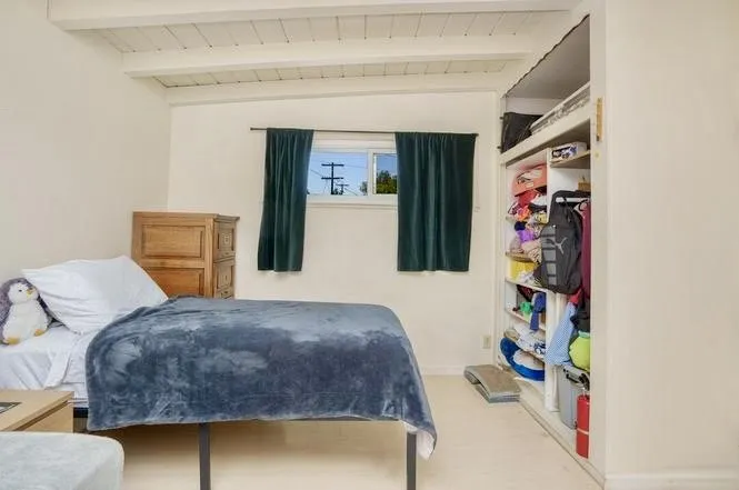 7128 Mammoth Avenue, Van Nuys, California 91405