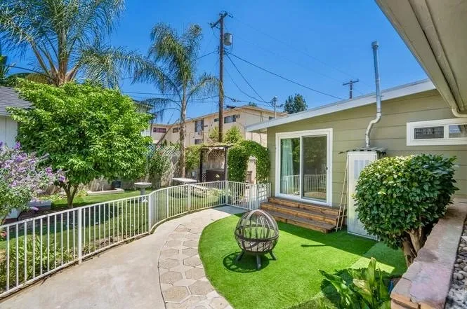 7128 Mammoth Avenue, Van Nuys, California 91405