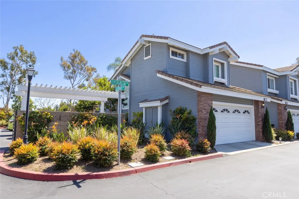 2196 Evergreen, Tustin, California 92782 home-pic-33