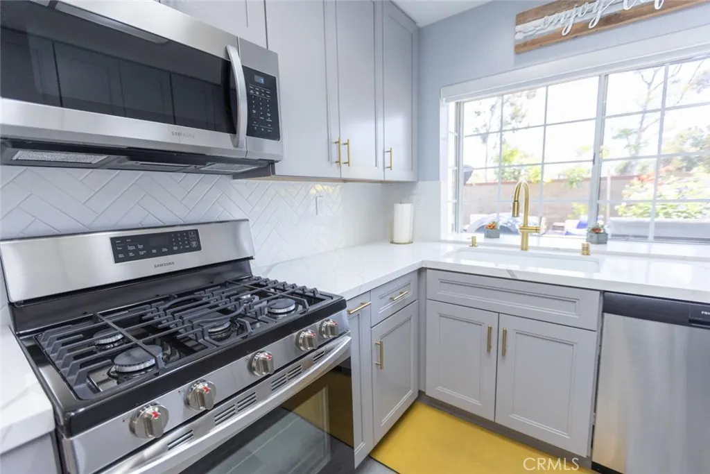 2196 Evergreen, Tustin, California 92782 home-pic-11