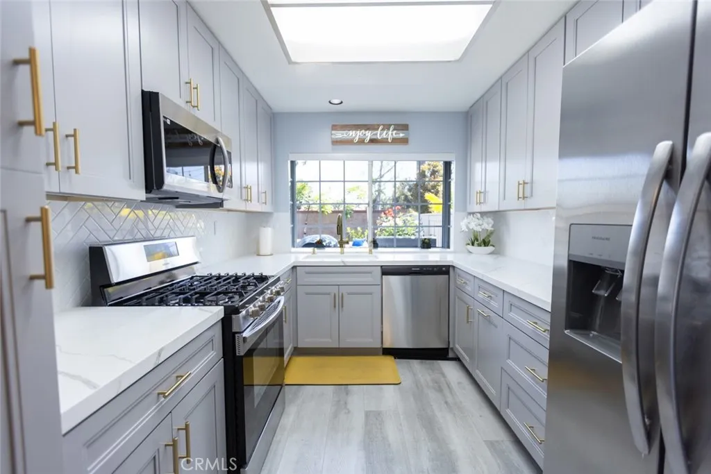 2196 Evergreen, Tustin, California 92782 home-pic-3