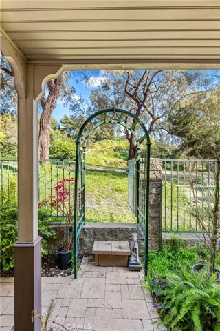 2074 Meadow View Lane, Costa Mesa, California 92627