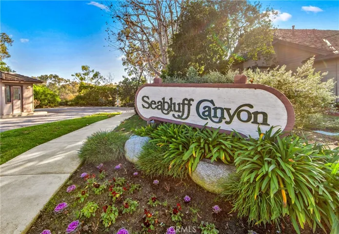 2074 Meadow View Lane, Costa Mesa, California 92627