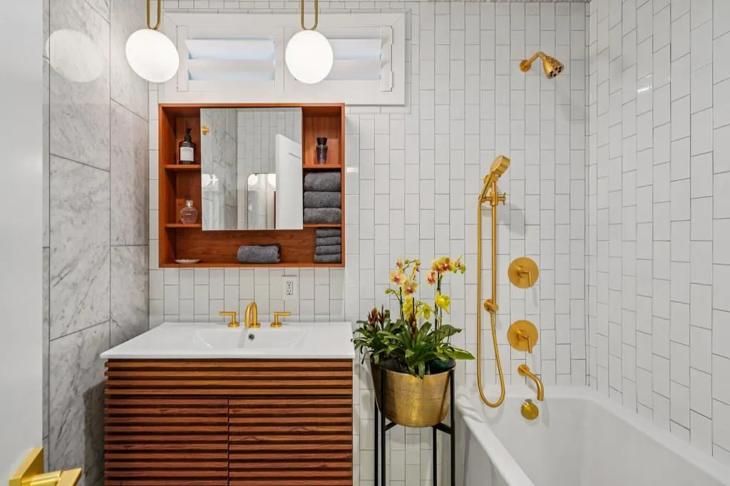 Second Bath Soak Tub
