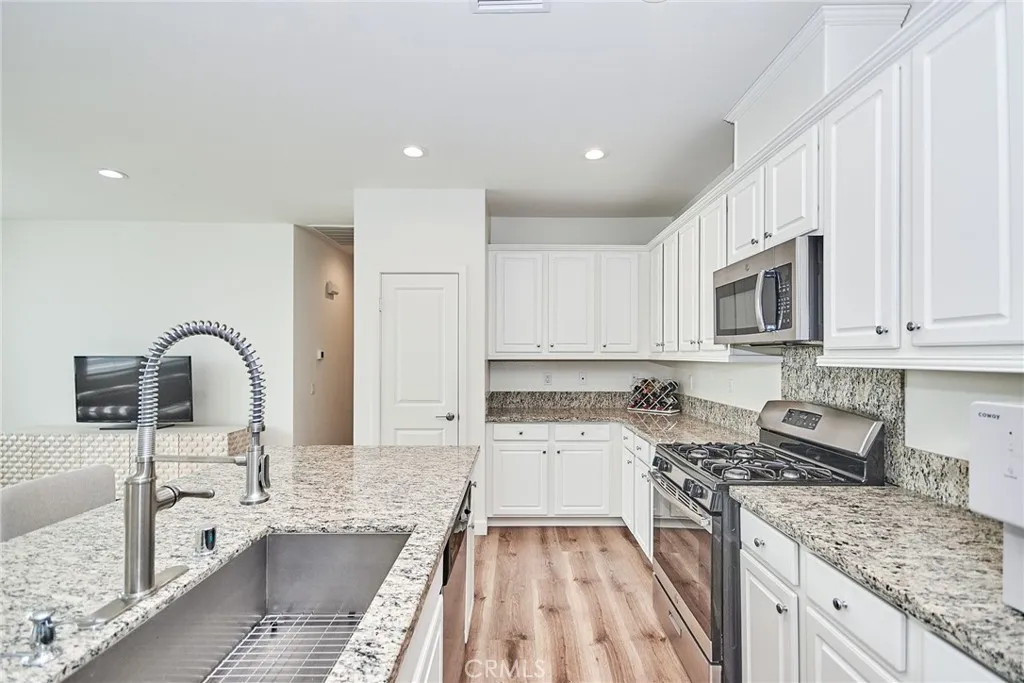 250 W Via Presido 105, Ontario, California 91762 home-pic-10