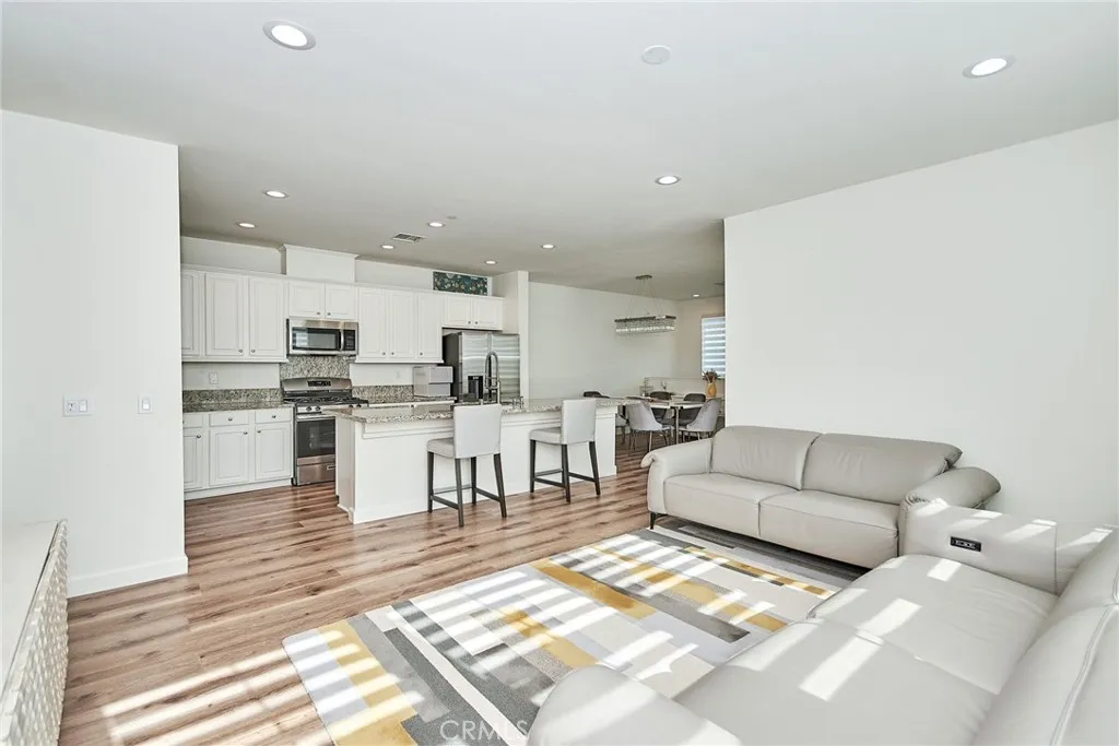 250 W Via Presido 105, Ontario, California 91762 home-pic-7