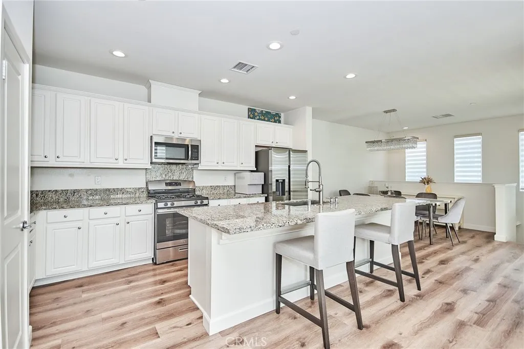 250 W Via Presido 105, Ontario, California 91762 home-pic-8