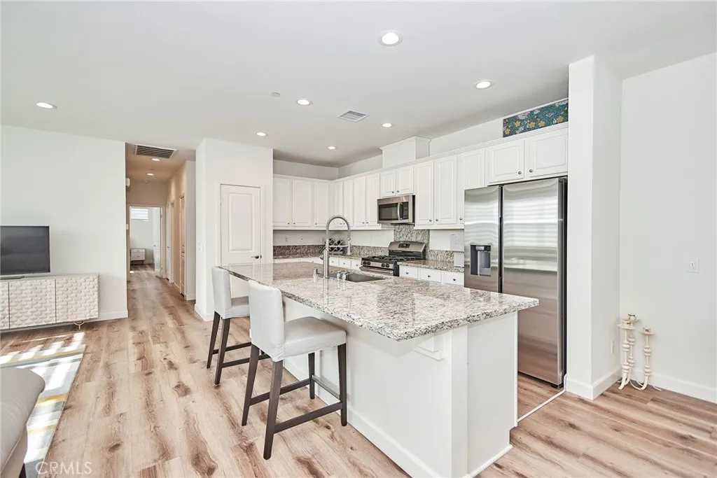 250 W Via Presido 105, Ontario, California 91762 home-pic-13