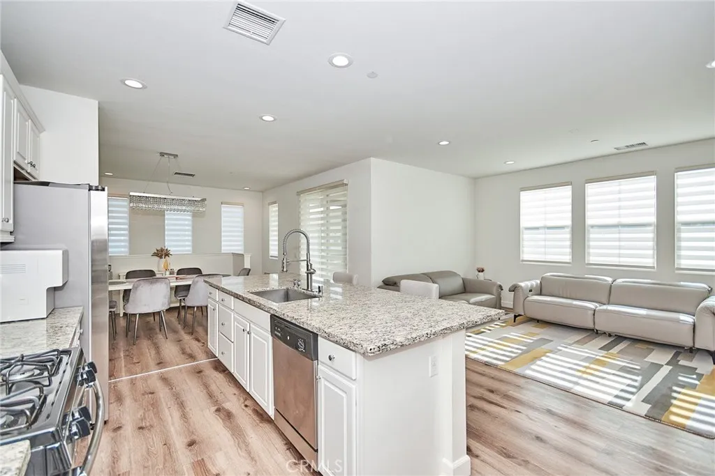 250 W Via Presido 105, Ontario, California 91762 home-pic-12