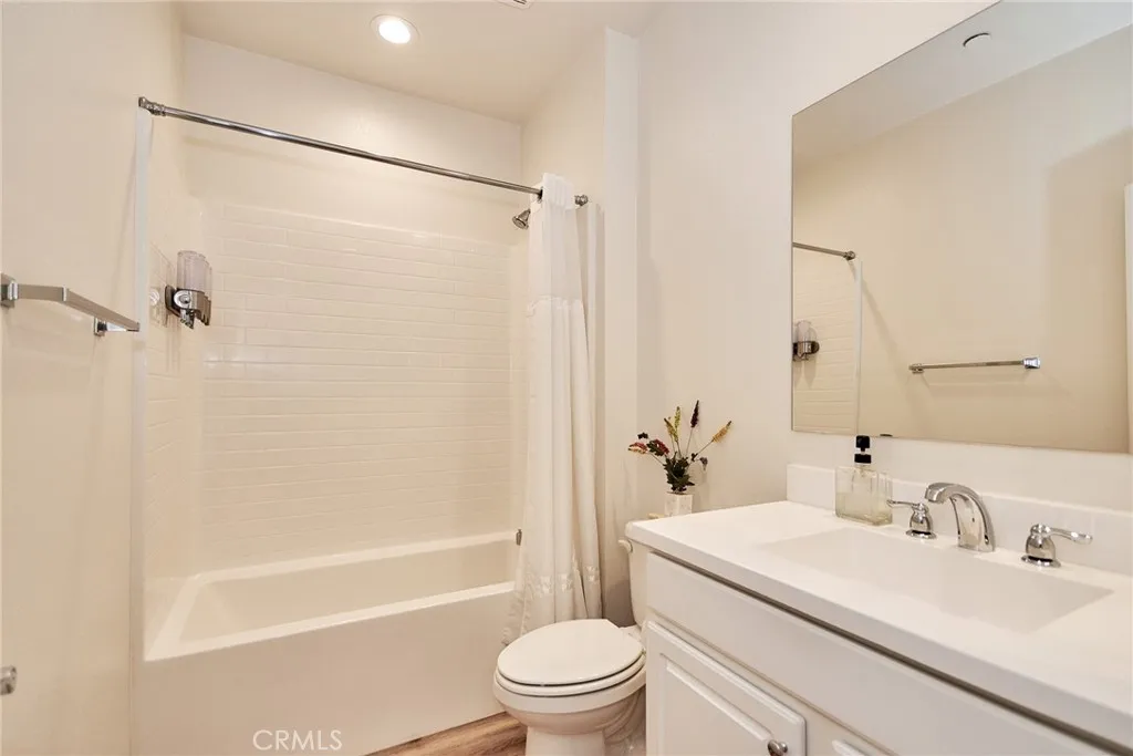 250 W Via Presido 105, Ontario, California 91762 home-pic-24