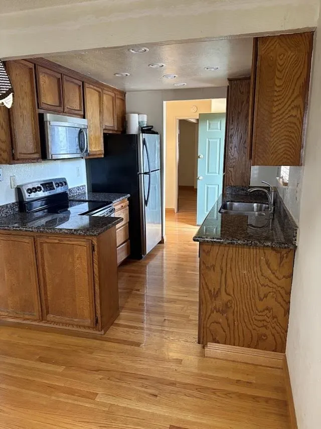 8781 8781 Mountain Blvd 5, Oakland, California 94605 home-pic-6