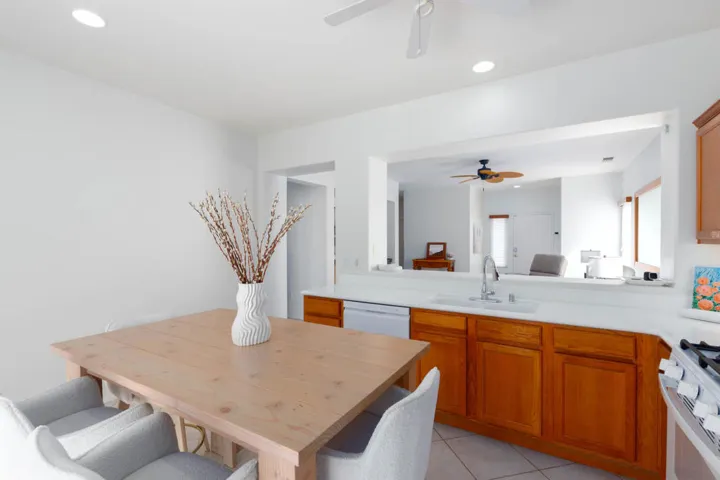 AGREP-15 Alt="glastenbury-kitchen-3"