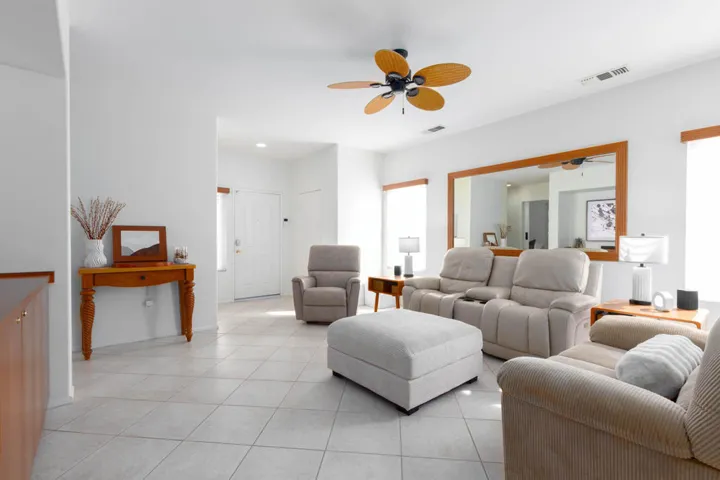 AGREP-9  Alt="glastenbury-family-room-3"