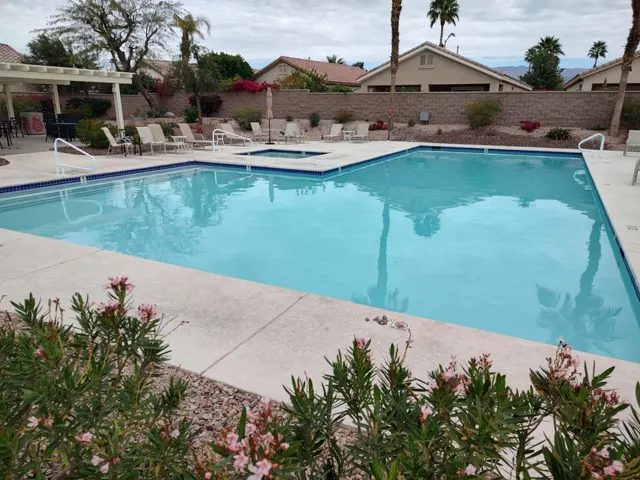 Alt="Glastonbury- residents-pool "